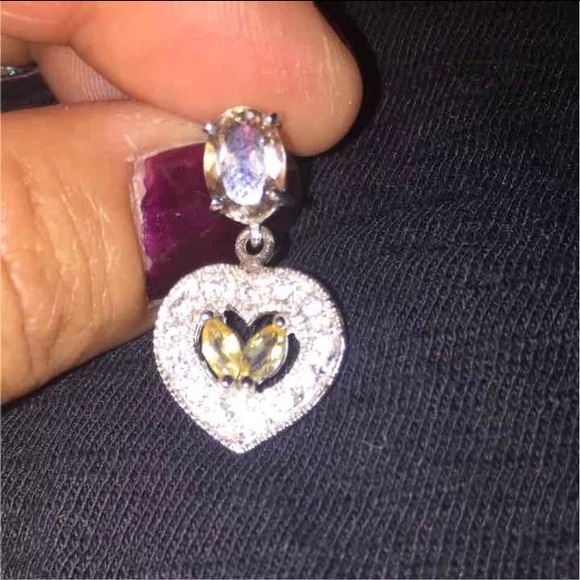 Earrings - Picture 2 of 4